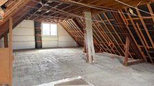 MAISON D'HABITATION A RENOVER  - 140 M² - TERRAIN 300 M²