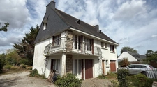 MAISON D'HABITATION A RENOVER  - 140 M² - TERRAIN 446 M²