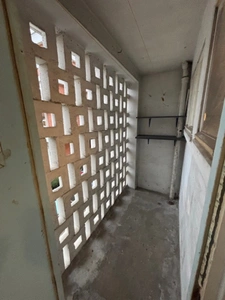 Cet appartement de 3 pièces en centre-ville est une belle opportunité, Avec son ascenseur et sa situation, il offre un accès facile et un cadre de vie agréable.