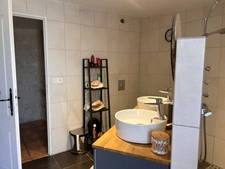 Charmante maison en pierre au cœur d'un village gersois