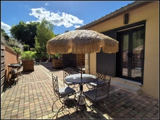 Maison avec piscine, double garage et jardin arboré, à MONCRABEAU (47)