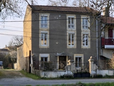 Maison 2 logements – jardin – 217 m² – idéal investisseur ou famille – CONDOM 32100