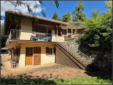 Maison avec piscine, double garage et jardin arboré, à MONCRABEAU (47)
