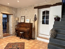 Charmante maison en pierre au cœur d'un village gersois