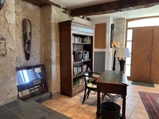 Charmante maison en pierre au cœur d'un village gersois