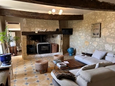 Charmante maison en pierre au cœur d'un village gersois