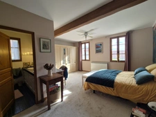 SAINT-PUY (32310) – Charmante maison en pierre avec piscine, jardin clos, 3 chambres et garage, au cœur du village