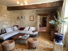 Charmante maison en pierre au cœur d'un village gersois