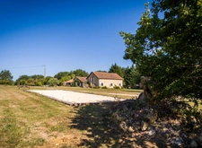 Nature préservée, authenticité, prairies, lac, bois, logements indépendants, une perle rare!