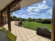 Maison contemporaine de plain-pied avec vue dominante, 4 chambres– Saint-Puy (32310)