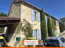 SAINT-PUY (32310) – Charmante maison en pierre avec piscine, jardin clos, 3 chambres et garage, au cœur du village