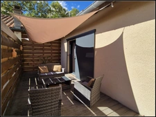 Maison avec piscine, double garage et jardin arboré, à MONCRABEAU (47)