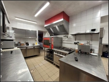 LA ROMIEU (32480) – RESTAURANT DE CARACTÈRE – AFFAIRE RENTABLE – LICENCE IV – LOGEMENTS – MURS POSSIBLES