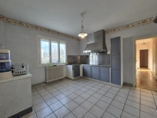 Maison à vendre plain-pied, garage, jardin clos. CONDOM 32100