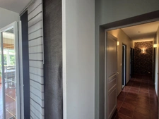 Propriété avec 3,4 has, dépendance sécurisée de 320 m², maison plain-pied plus sous-sol, et vue dominante aux portes d'Agen