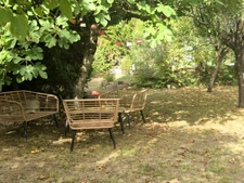 SAINT-PUY (32310) – Charmante maison en pierre avec piscine, jardin clos, 3 chambres et garage, au cœur du village