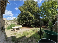 Maison, Jardin, Dependance atelier.