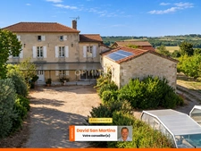 Maison en pierre avec piscine et dépendances – Vue dominante sur la campagne gersoise