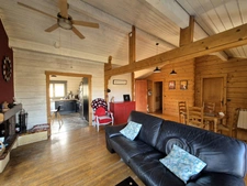 Nature préservée, authenticité, prairies, lac, bois, logements indépendants, une perle rare!