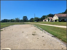 SITE D EXCEPTION, 6 HABITATIONS, UN LAC, DES BOIS, DES PRAIRIES à LA ROMIEU (32)