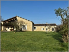 Maison en pierre avec gîte et dépendances – Un havre de paix à La Romieu