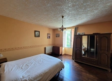 Maison en pierre avec beau terrain – cadre exceptionnel, sur le chemin de Saint-Jacques, à LA ROMIEU (32480)