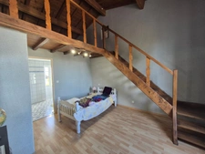 Maison en pierre avec piscine et dépendances – Vue dominante sur la campagne gersoise