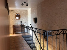 Charmante maison en pierre au cœur d'un village gersois