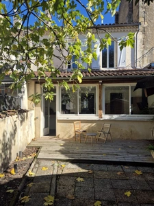 CONDOM (32100) – Le charme de la pierre, le confort d'une rénovation récente et un jardinet en plein centre-ville !