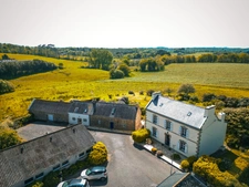 Ensemble de deux maisons et dépendances à DOUARNENEZ (29)