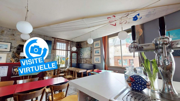 Dpt Finistère (29), à vendre Murs et fonds de commerce à Camaret avec logements.