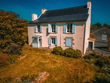 Ensemble de deux maisons et dépendances à DOUARNENEZ (29)