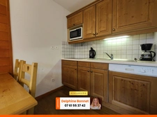 Bel appartement 2P/ T2 de 28 m2 avec grand balcon dans un chalet, au pied d'une piste