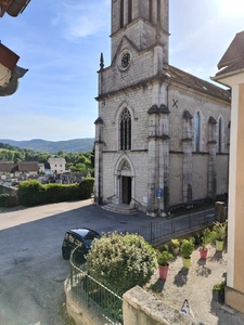 Centre village de St Joseph de Rivière, maison en pierre 4P 85 m2 avec dépendance et cour