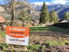 Saint Joseph de Rivière, beau terrain à bâtir de 600 m2 au sein d'un hameau