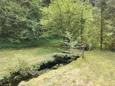 Maison en pierre pleine de charme avec terrain bucolique à Saint-Aupre, 15 min de Voiron