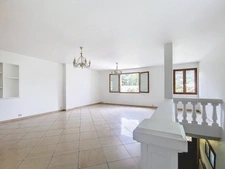 St Joseph de Rivière, spacieuse maison 5P 180 m2 avec terrain de 815 m2 face à la Sure