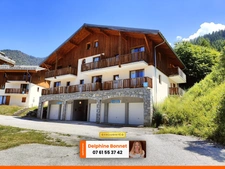 Bel appartement 2P/ T2 de 28 m2 avec balcon en dernier étage d'un chalet, au pied d'une piste