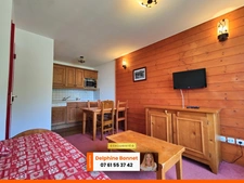 Bel appartement 2P/ T2 de 28 m2 avec balcon en dernier étage d'un chalet, au pied d'une piste