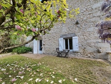 Maison en pierre pleine de charme avec terrain bucolique à Saint-Aupre, 15 min de Voiron