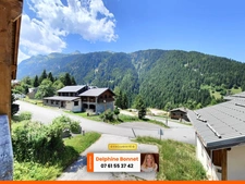 Bel appartement 2P/ T2 de 28 m2 avec balcon en dernier étage d'un chalet, au pied d'une piste