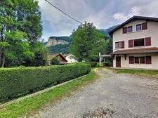 St Joseph de Rivière, spacieuse maison 5P 180 m2 avec terrain de 815 m2 face à la Sure