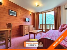 Bel appartement 2P/ T2 de 28 m2 avec balcon en dernier étage d'un chalet, au pied d'une piste