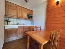 Bel appartement 2P/ T2 de 28 m2 avec balcon en dernier étage d'un chalet, au pied d'une piste