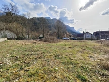 Centre village de St Joseph de Rivière, terrain à bâtir de 943 m2