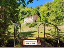 Maison en pierre pleine de charme avec terrain bucolique à Saint-Aupre, 15 min de Voiron