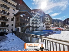 Bel appartement 2P/ T2 de 28 m2 avec grand balcon dans un chalet, au pied d'une piste