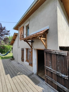 Centre village de Saint Joseph de Rivière, maison de village 3P rénovée avec petit jardin