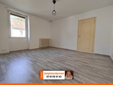 Centre village de St Joseph de Rivière, maison en pierre 4P 85 m2 avec dépendance et cour