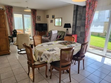 Maison de 101.52 m² plus une véranda de 14.50m² sur jardin clos de 552 m², 4 chambres. plages et commerces à pied